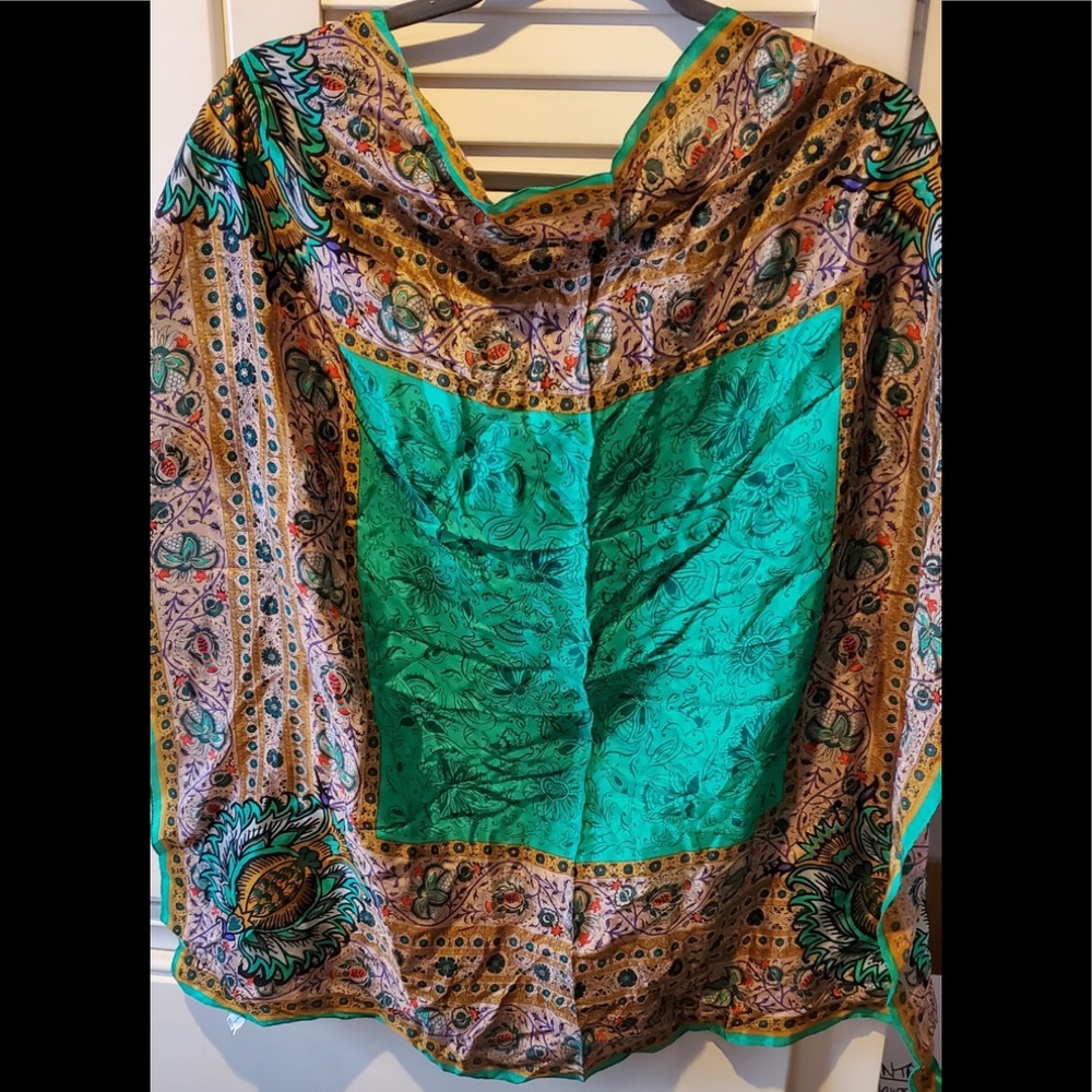 VINTAGE Oscar de la Renta 60x60 silk scarf